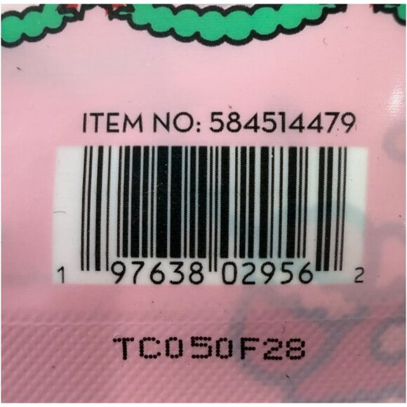 The Creme Shop X Hello Kitty Merry Comfy Spot Blemish Patch Set of 2 - Picture 5 of 6